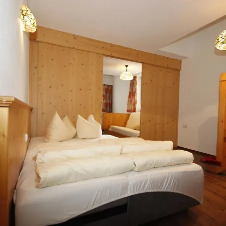Falkner-8 By Interhome Oberlängenfeld